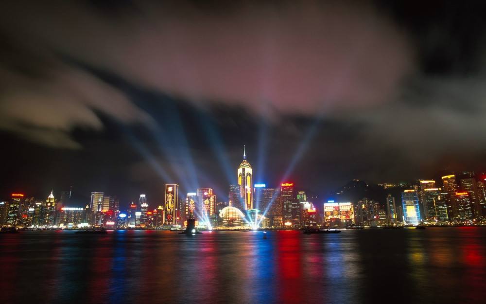 香港有几平方公里(香港每平方公里几人)