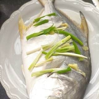 金鲳鱼为什么不克不及吃(金鲳吃多对身体好欠好)