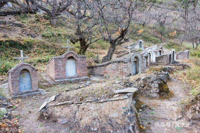 包罗坟前栽树准确位置图片的词条 包罗坟前栽树准确位置图片的词条