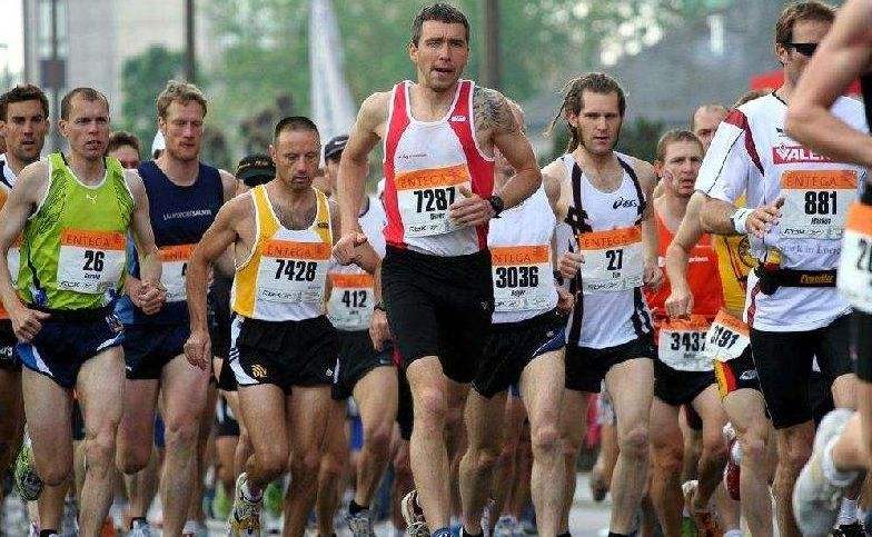 半程马拉松一般人时间(1小时跑10公里是慢跑吗)