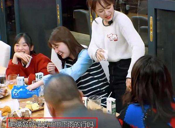 212喷奶(催乳师挤出来奶像喷泉) 212喷奶(催乳师挤出来奶像喷泉)