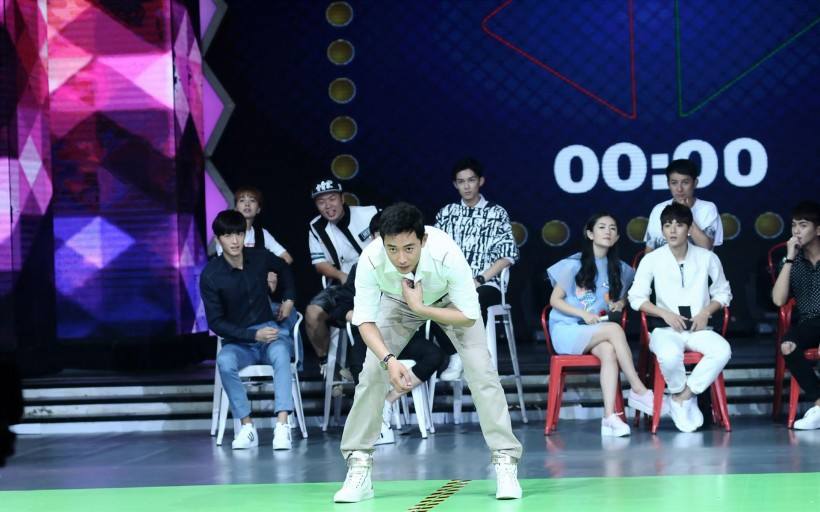 包罗快乐大本营游戏大全和游戏规则的词条