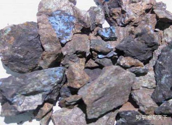 萤石矿的用处和价格(萤石矿原矿几钱一吨) 萤石矿的用处和价格(萤石矿原矿几钱一吨)