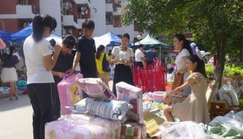 过年摆地摊赚10万(十元地摊暴利产物大全) 过年摆地摊赚10万(十元地摊暴利产物大全)