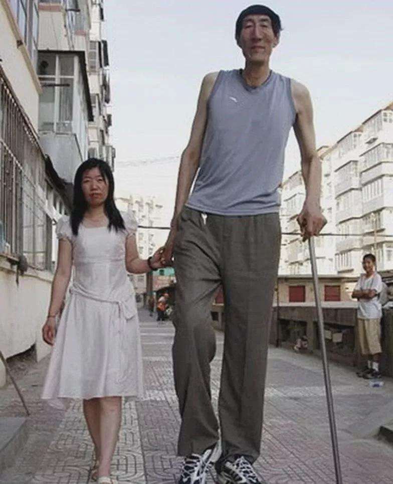 巨人赵亮(3米10的日本巨人)